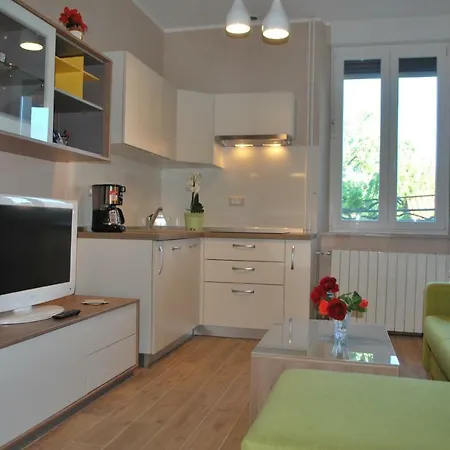 Appartamento Ozad Arene Pola